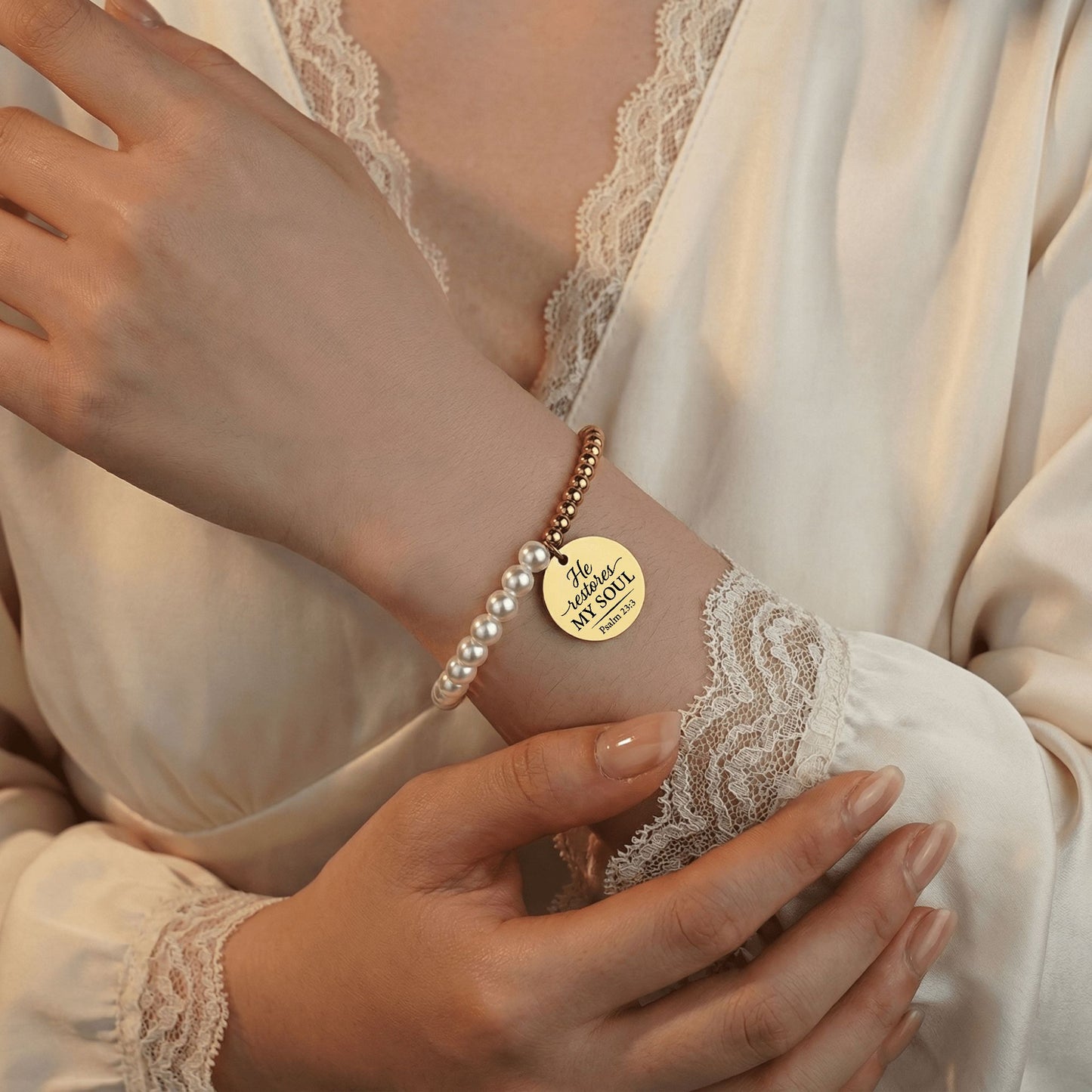Premium Pearl & Gold Coin Bracelet: Mother of Pearl