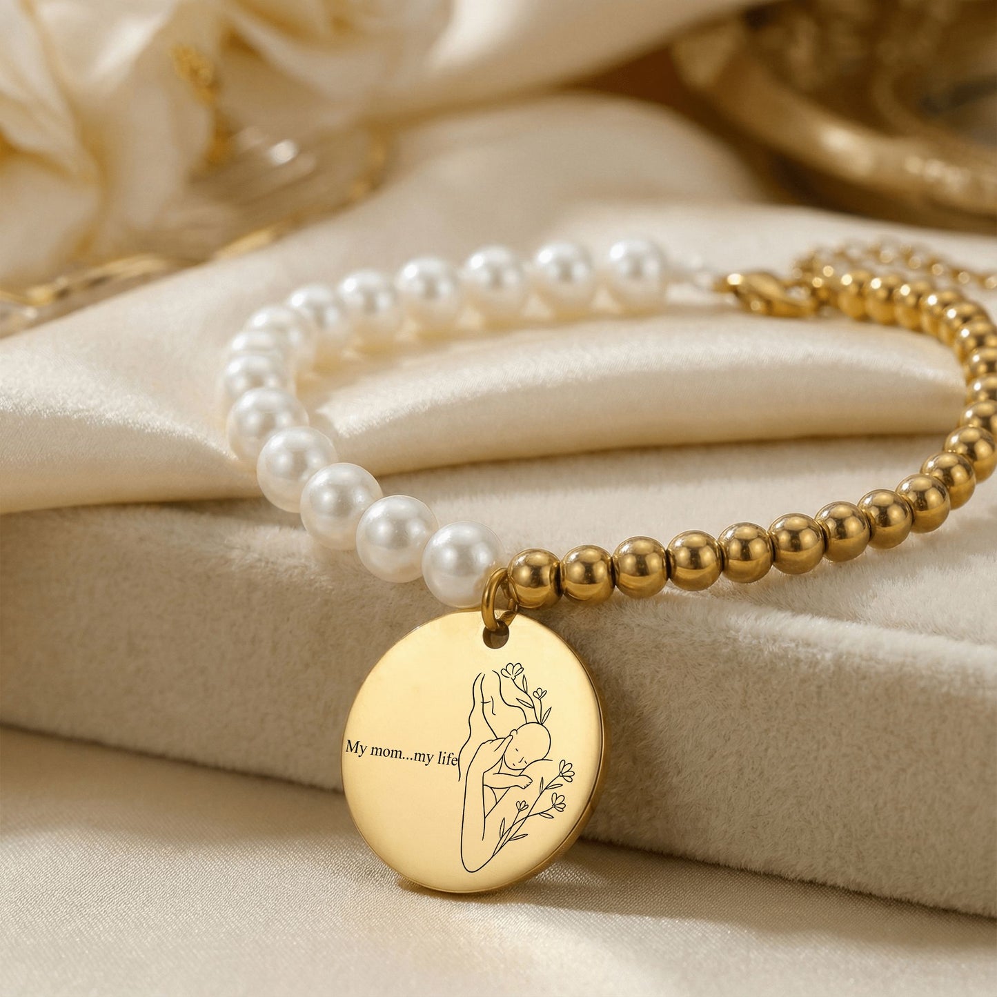 Premium Pearl & Gold Coin Bracelet: Mother of Pearl